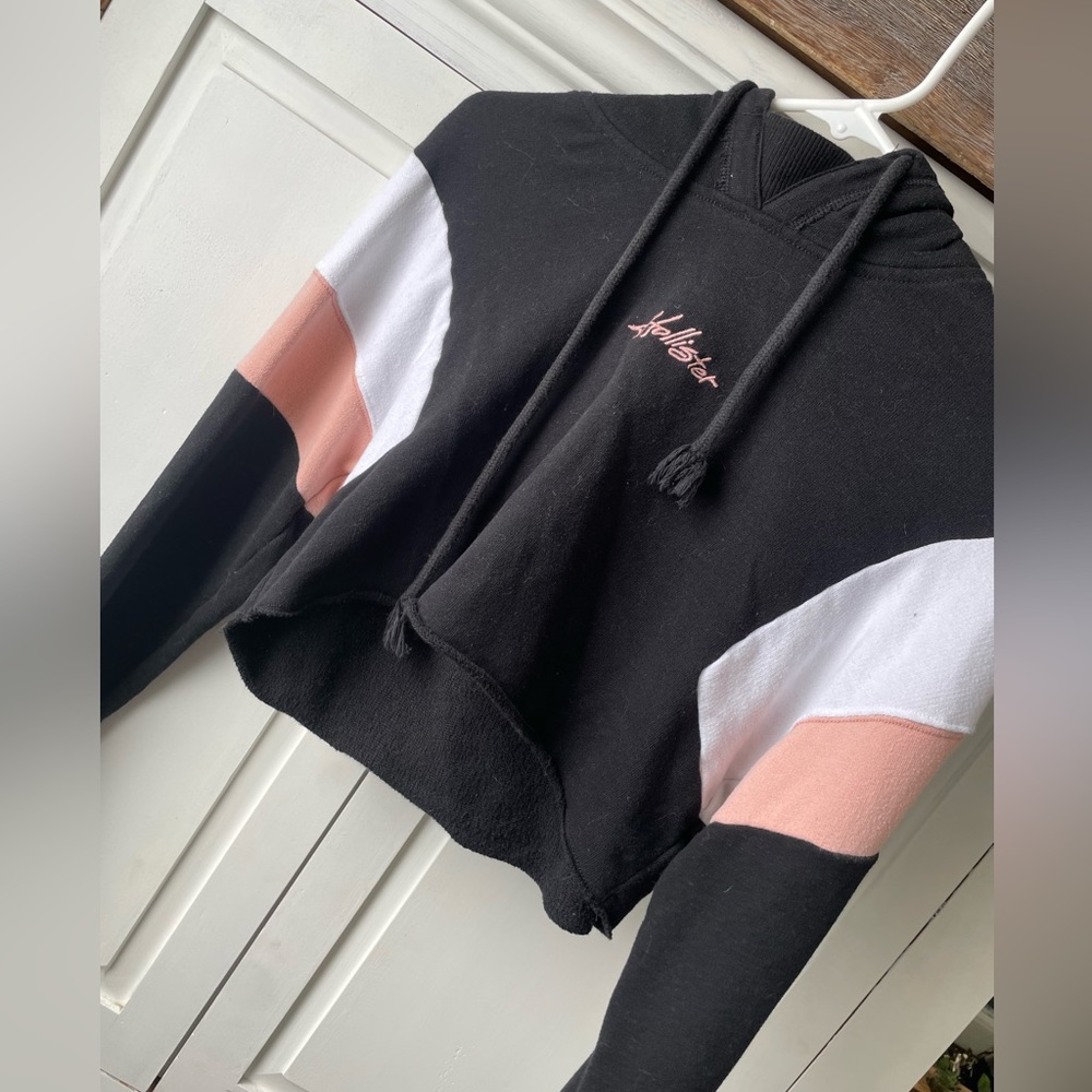 Cropped Hollister hoodie